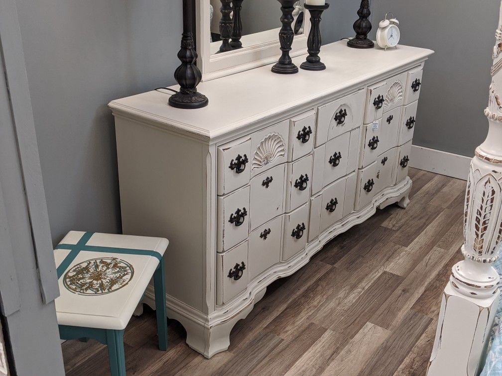 Solid Beautiful 9 drawer dresser with mirror