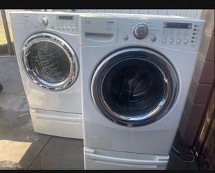 LG Tromm Front-Load Washer and Dryer Set