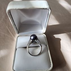 Beautiful Ring Size 5