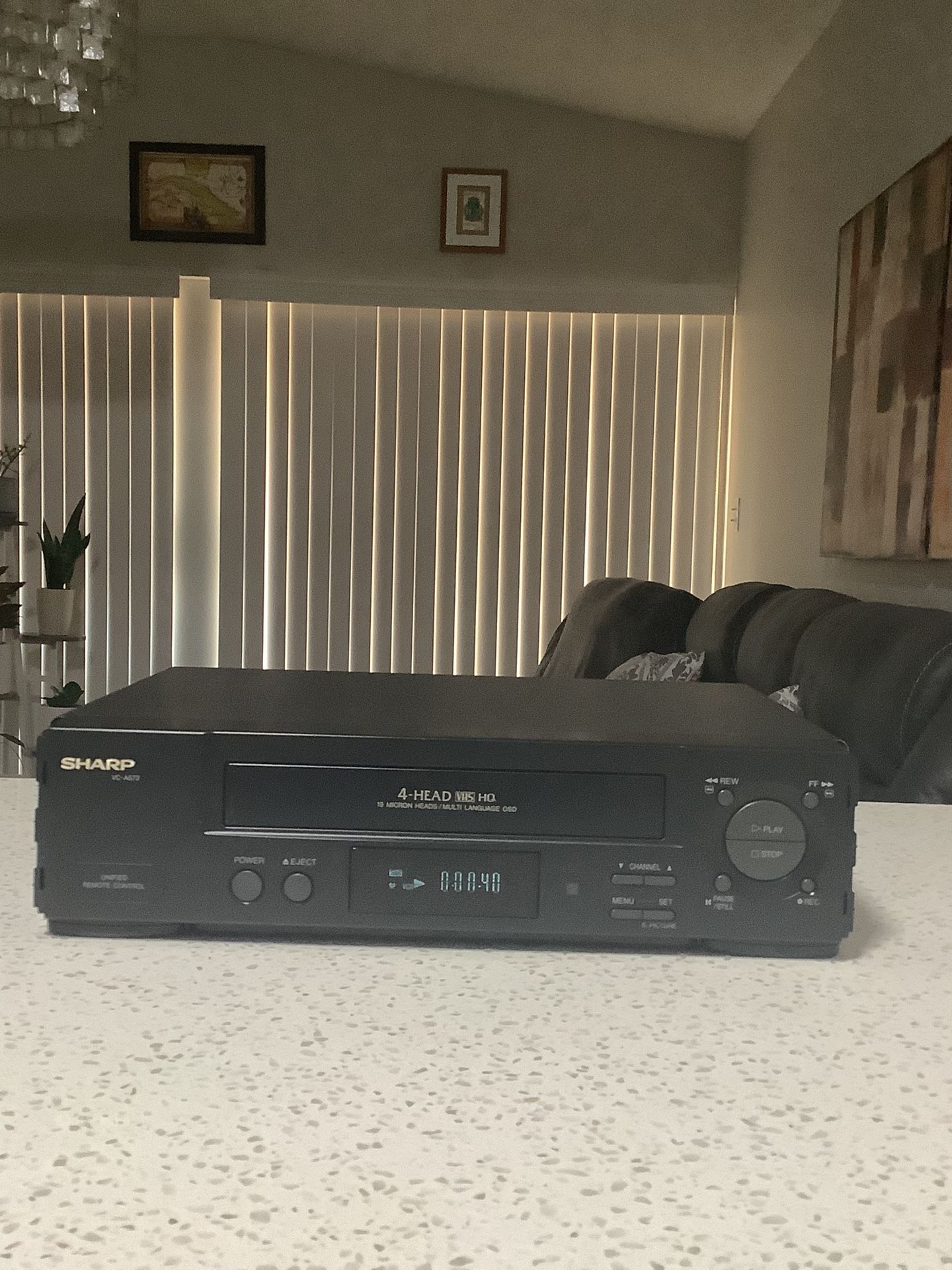 * SHARP * HQ * 4-HEAD VHS VCR WITH HIGH QUALITY 19 MICRON HEADS SYSTEM . EXCELLENT CONDITION . MUST SEE TO APPRECIATE . 