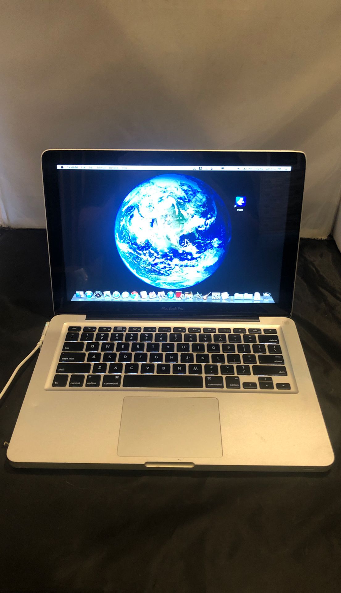 Apple MacBook Pro Laptop - Works Well