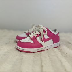 Kids Nikes 11c 