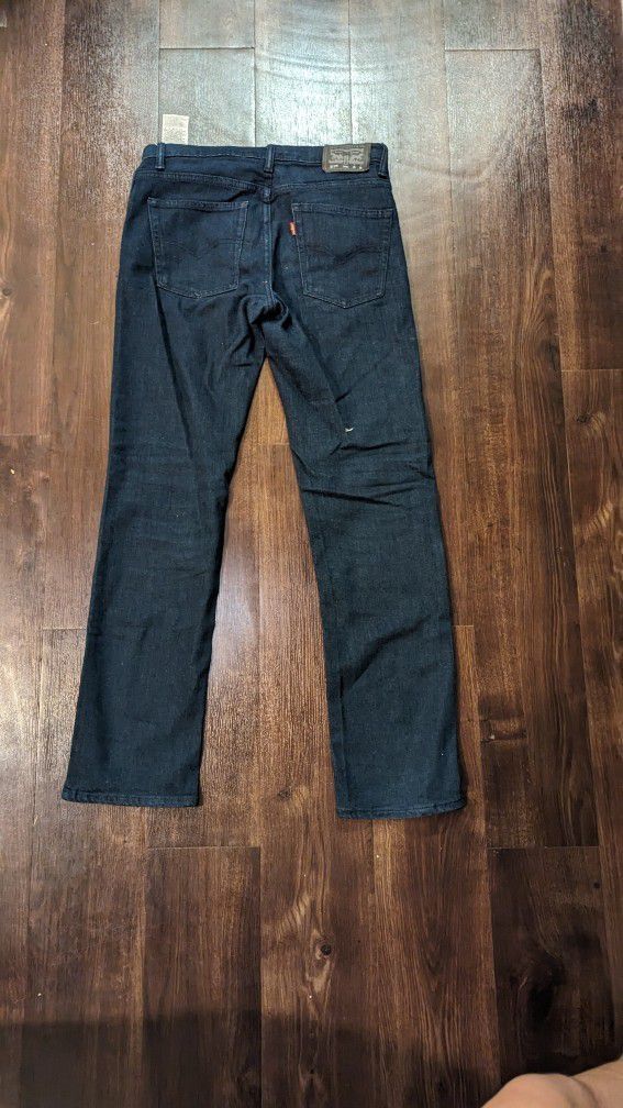 Levis 501 Men Jeans Premium
Regular Straight Black