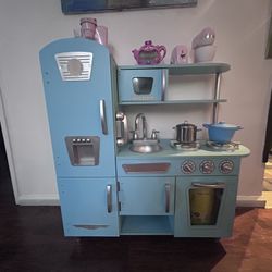 KidKraft Vintage Play Kitchen. 