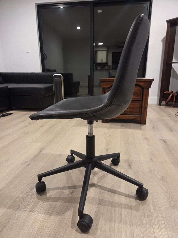 Great Adjustable Office Computer Chair
