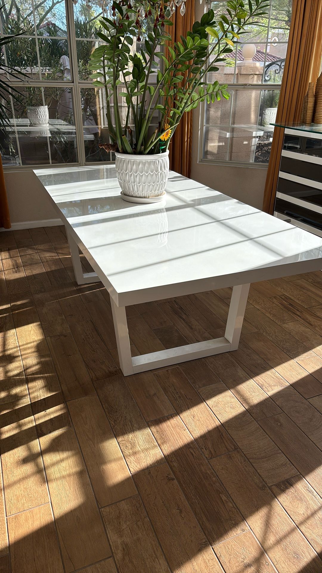 Dining room table