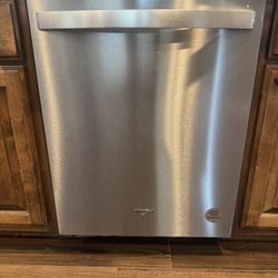 Whirlpool Dishwasher 