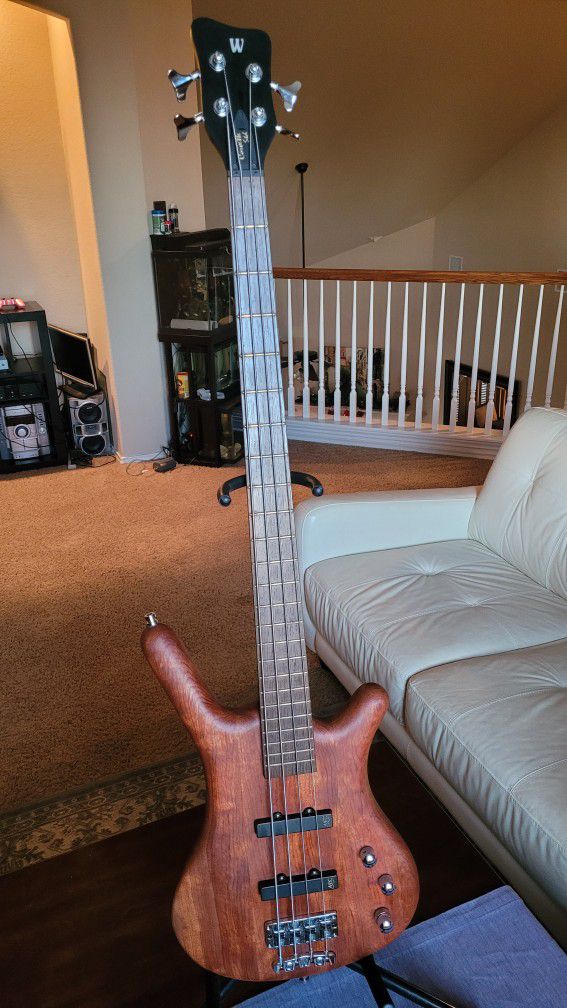 Selling my German made Corvette bolt on 4 string bass guitar. It sounds amazing and cuts through the mix easily. It plays and sounds amazing.
The body