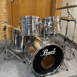 Pearl Drums With Cymbals
