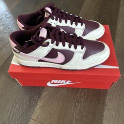 Nike Dunk Low Valentines Day Size 10.5 
