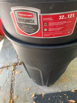 32 gallon  garbage can on wheels