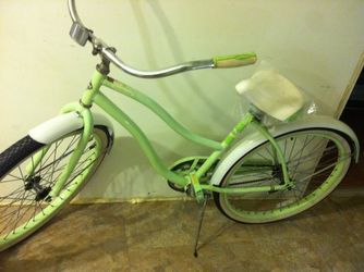 Lime Green Huffy Cranbrook Woman's 26" Bicycle White Wall Large Tires