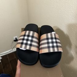 Burberry Slides Size US9/EU42