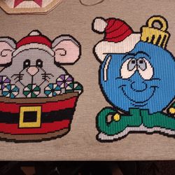 Christmas Plastic Canvas Decor