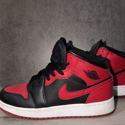Air Jordan 1 Mid “Bred” / black-red mids