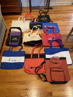 Assorted tote bags with handles