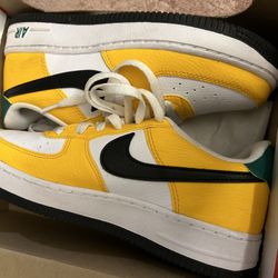 NIKE AIR FORCE FOR SALE! ONLY WORN ONCE