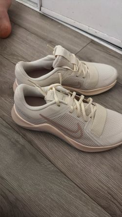Size 8 Nike MC Trainer 2 women's training shoes in the "Pale Ivory"