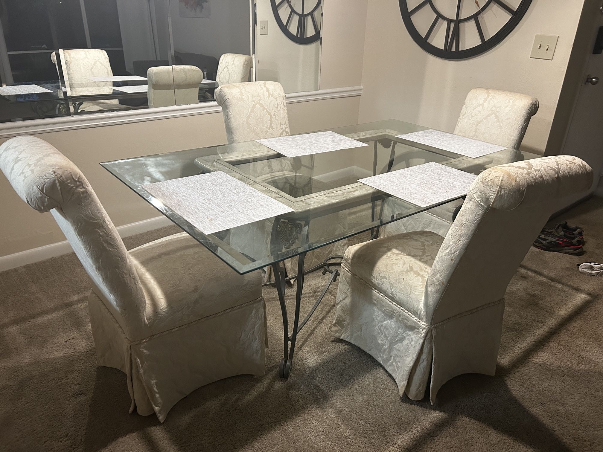 Large Dining Room Table!!