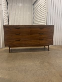 Mid Century Mcm Dressed 