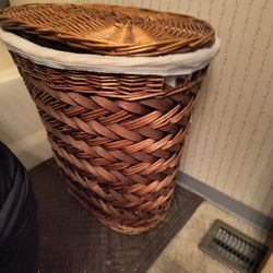 Large Wicker Laundry Basket With Lid