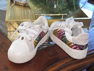 Kurt Geiger London
Sneakers