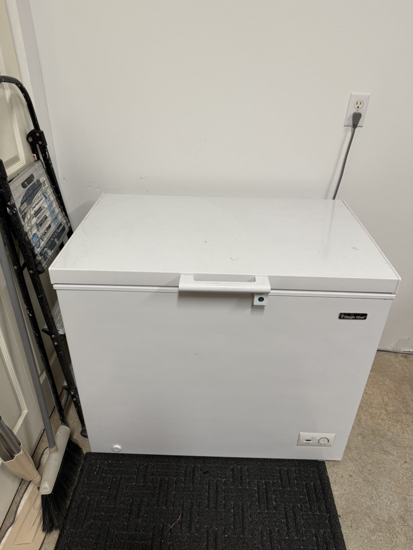 Magic Chef 7.0 cu. ft. Chest Freezer in White
