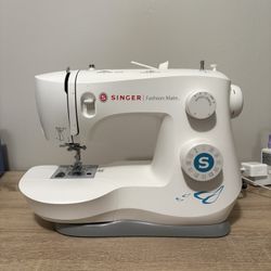 Singer Fashion Mate Sewing Machin