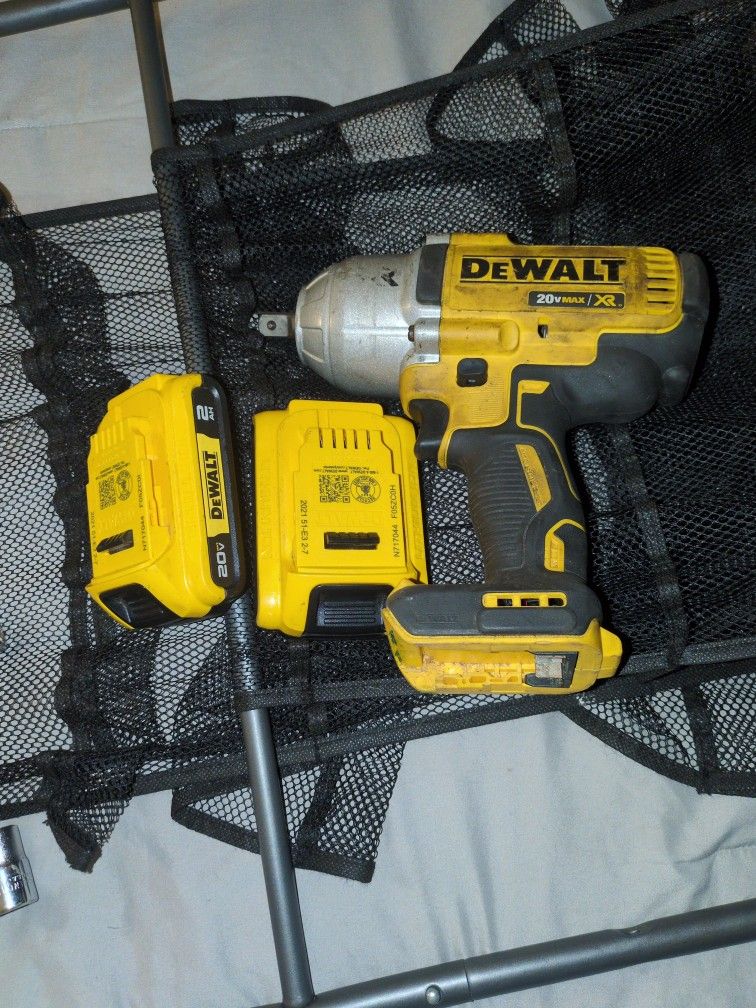 DeWalt 20V MAX XR two batteries