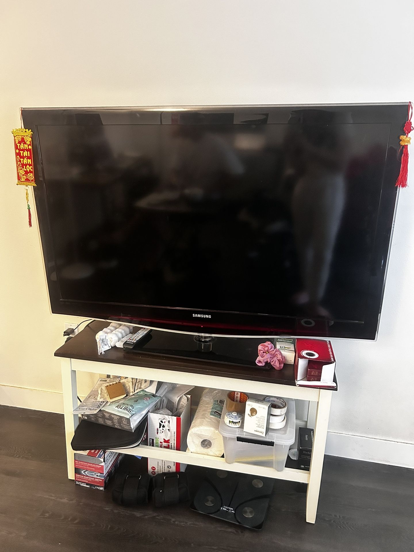 Samsung TV 52in + Firestick