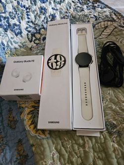Samsung watch and earbuds combo