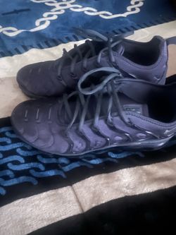 Navy blue color Nike vapor max size 10.5