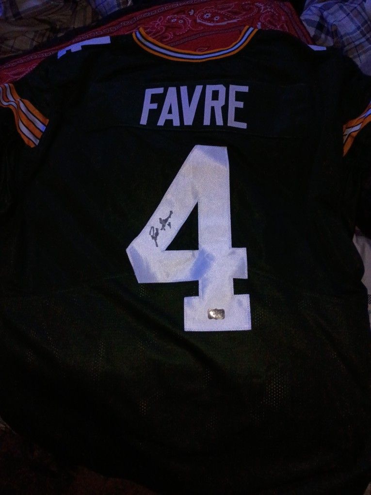 Brett Farve Autographed Jersey