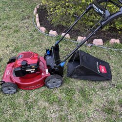 VORTEX TECHNOLOGY TORO SMART STOW LAWN MOWER SELF PROPEL, GRASS BAG, FRESH OIL CHANGE, NEW GAS, SHARPENED BLADE, NEW AIR FILTER WORKS AS SUPPOSED TO G