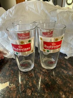 Set of 4 matching Budweiser beer cups