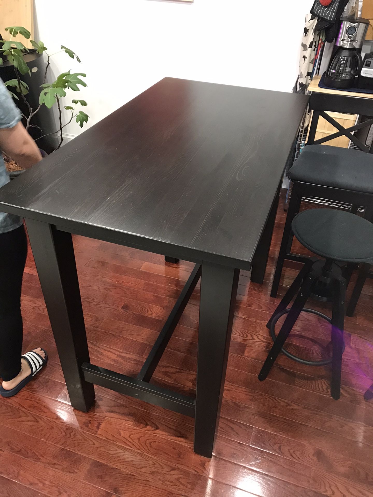 IKEA Bar Style Dining Set - Table with Cushioned Stools