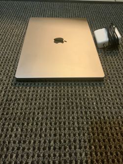 Apple MacBook Pro M2 16 inch 32Gb memory 512Gb SSD storage 19-cores CPU