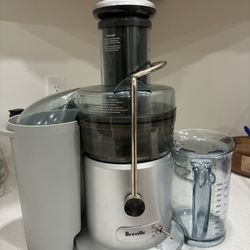 BREVILLE JUICER!