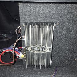 Im selling 12  kicker capacitor and fosgate amp