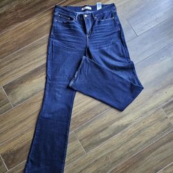 Bootcut Levis
