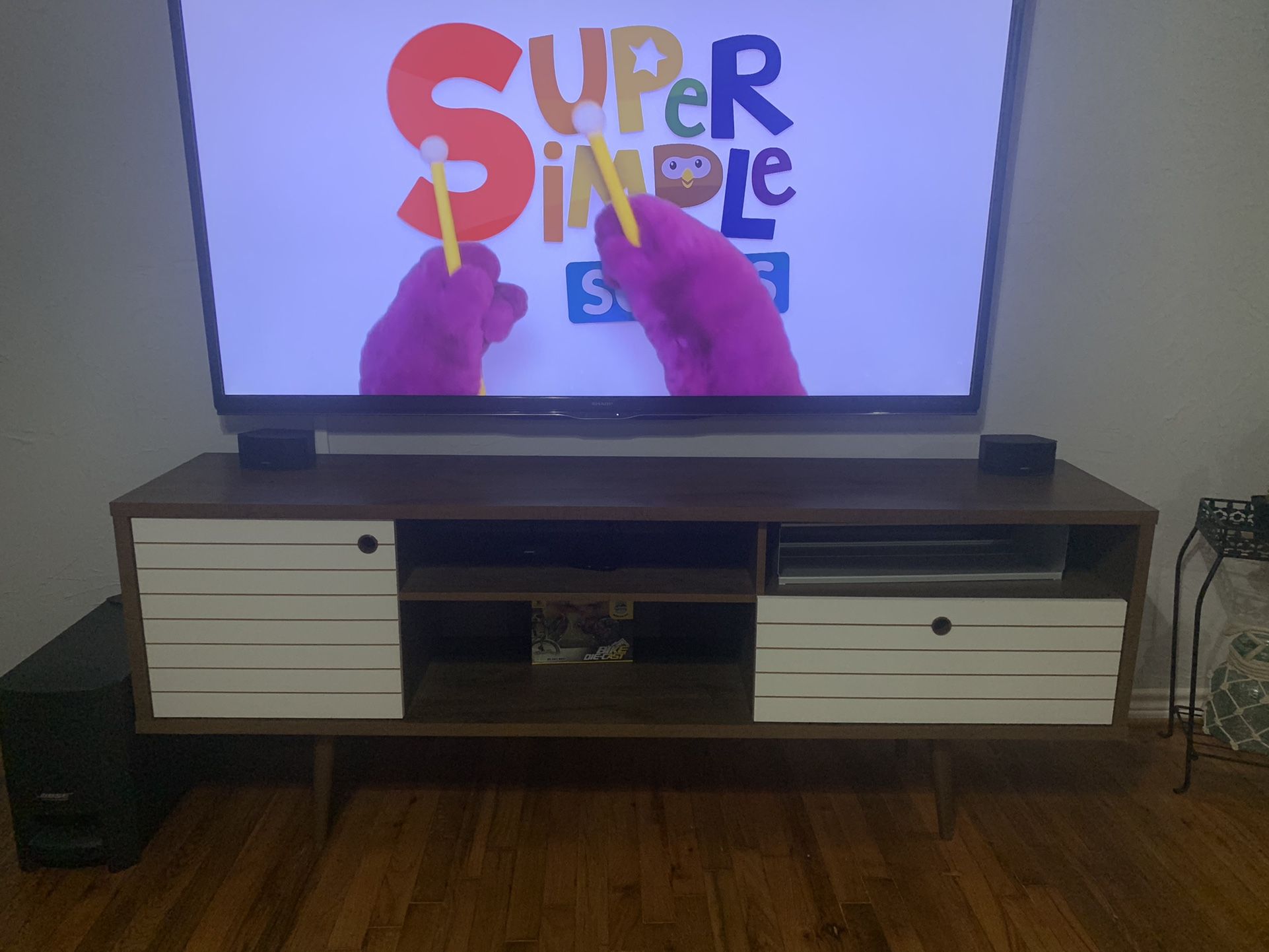 Tv Station Console (consola )