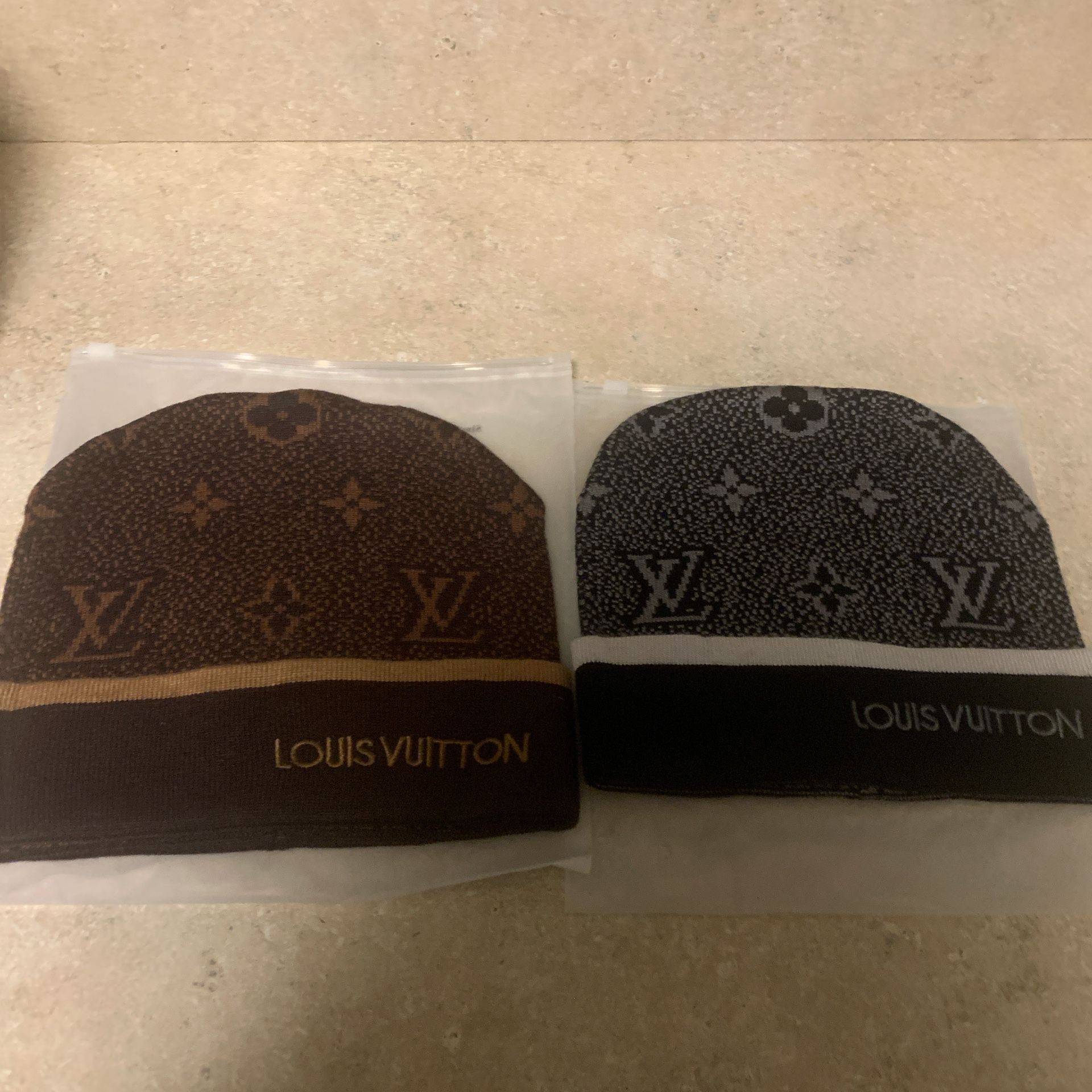 2x1 Combo Deal 🧢🔥 LV Monogram Eclipse + Brown/Camel Beanie