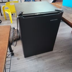 Black & Decker Mini Fridge 