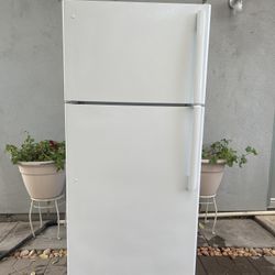 GE Refrigerator