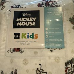MICKY MOUSY HEAVY WEIGHT FLANNEL SHEET SET TWIN SIZE