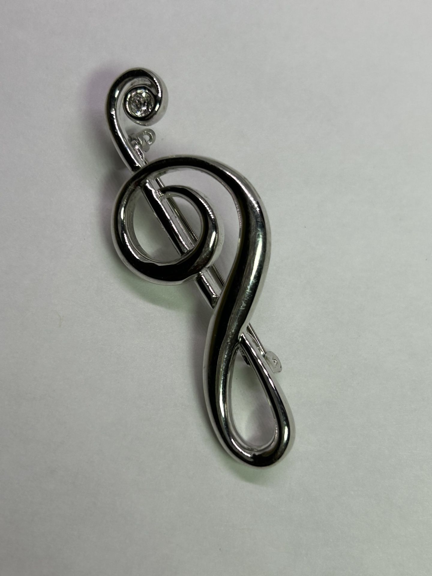 MUSICAL BROOCH
