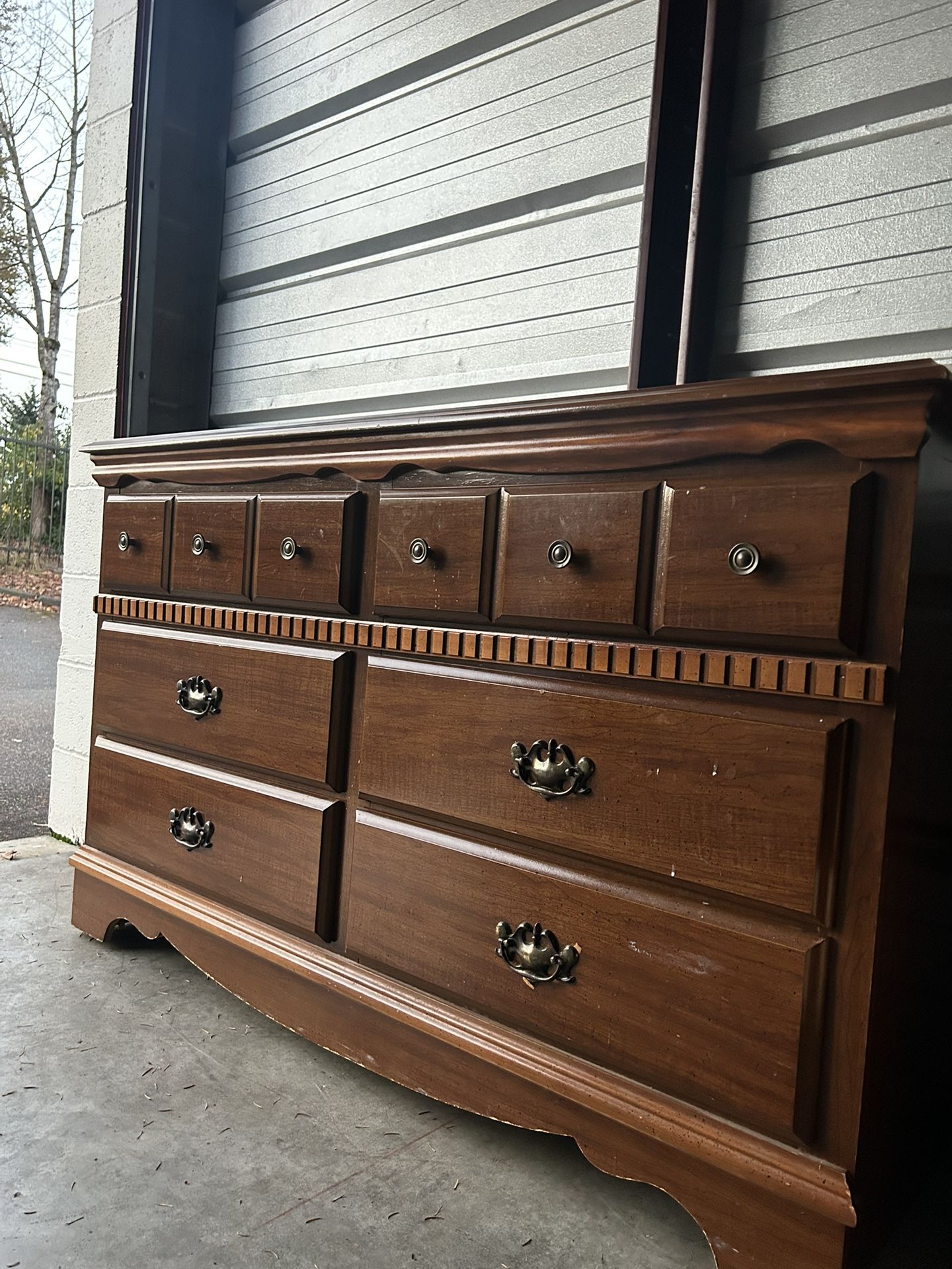 The dressing table is perfect