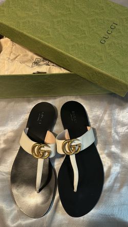 Woman’s Gucci Thong Sandals