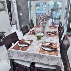 Rooms To Go Dining Table & Chairs 