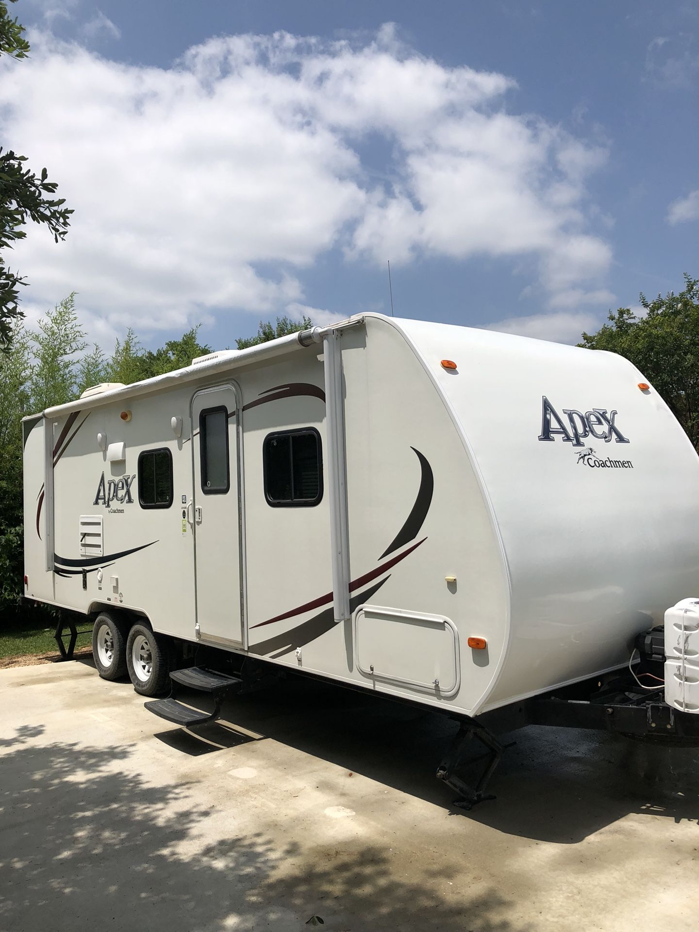 2012 apex by coachman 235bhs for sale